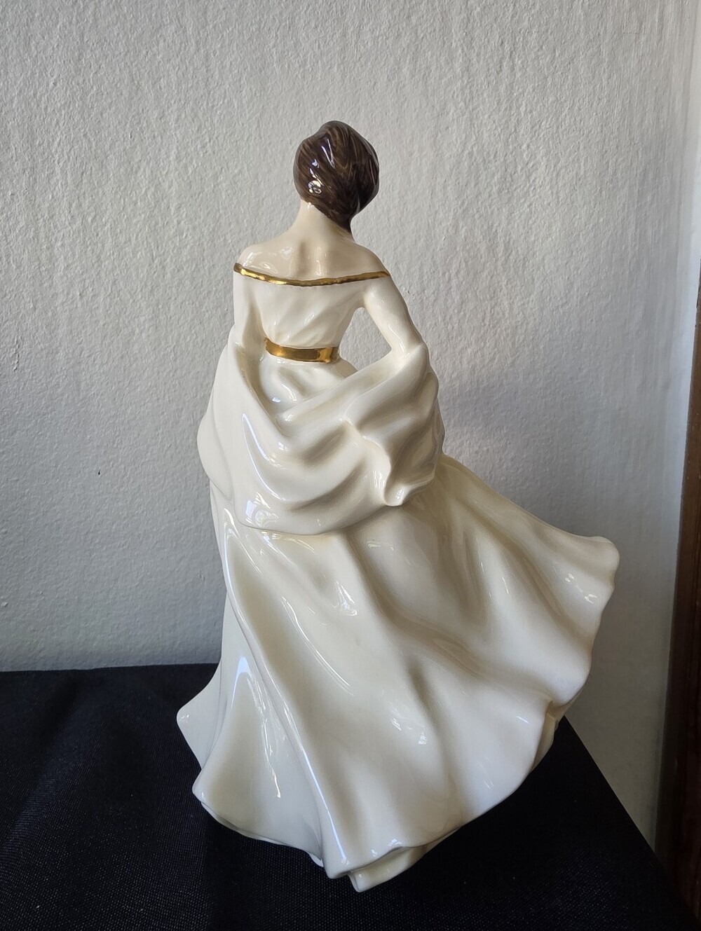 Royal Doulton Figurine Spring Morning HN 3725 - Picture 2 of 3